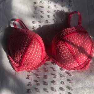 Victorias Secret Very Sexy Pushup Pigeonnant 32DD